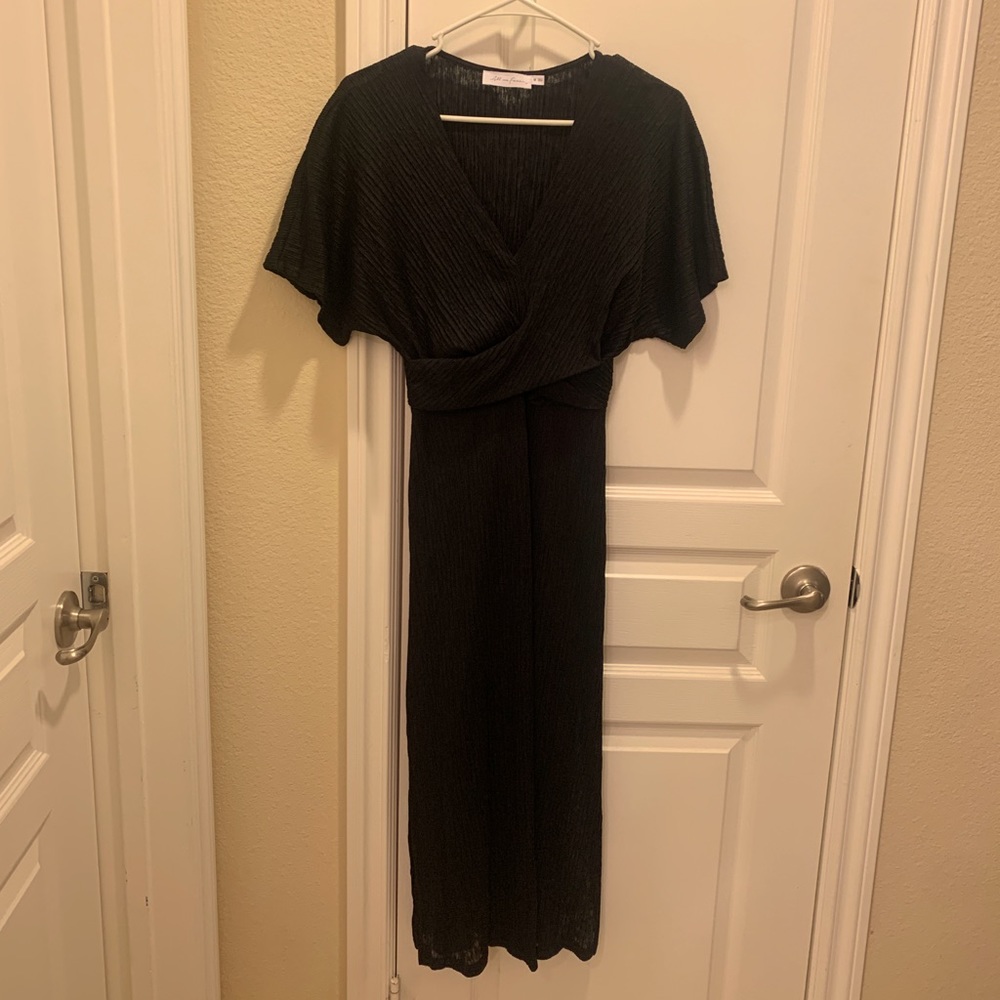 Elegant Black Midi Dres with a small slit